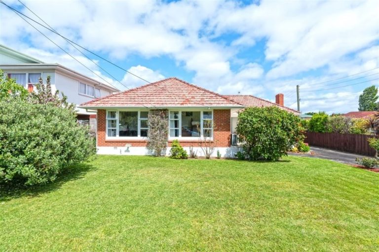 Photo of property in 28 Scott Avenue, Mangere Bridge, Auckland, 2022