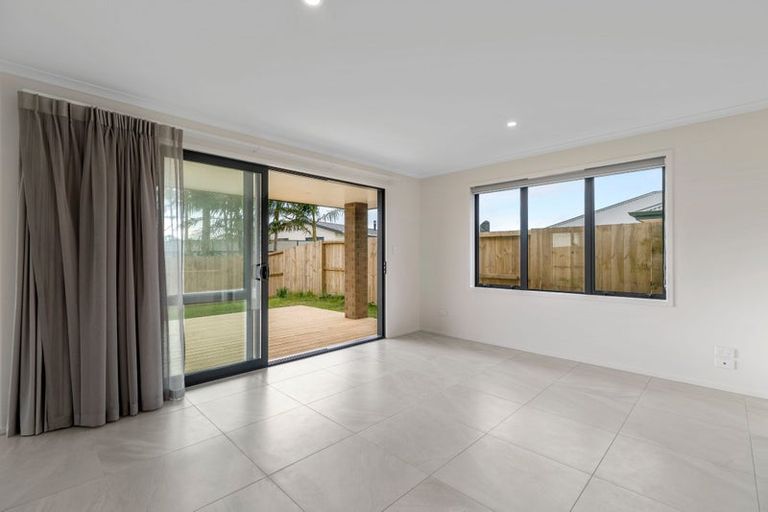 Photo of property in 45 Kaurinui Crescent, One Tree Point, 0118