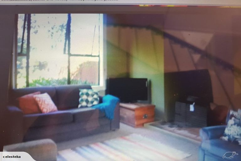 Photo of property in 33 Main Road, Hector, 7822