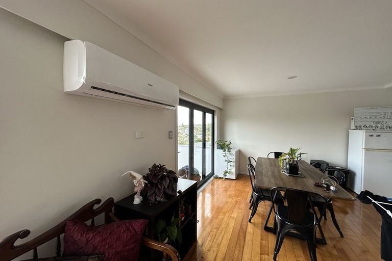 Photo of property in 158 Carlisle Road, Northcross, Auckland, 0632