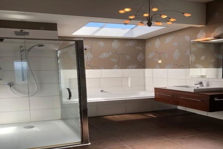 Photo of property in 5 Moeller Street, Mount Victoria, Wellington, 6011