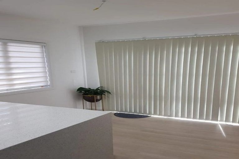 Photo of property in 42 Archers Road, Glenfield, Auckland, 0629