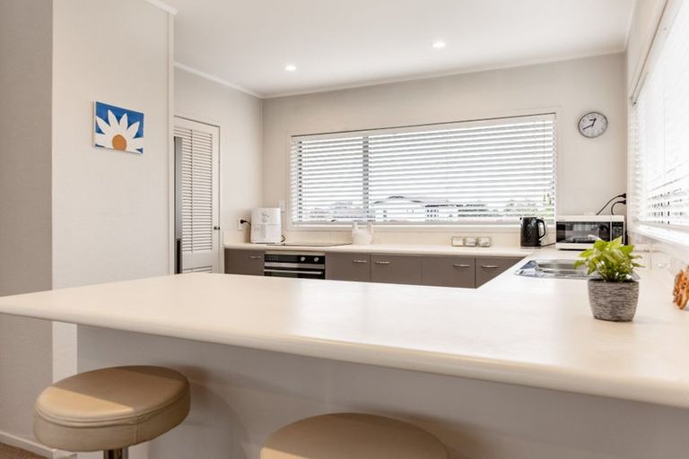 Photo of property in 20 Matuhi Rise, Henderson, Auckland, 0612