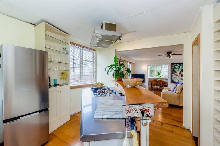 Photo of property in 14 Buckley Grove, Paraparaumu, 5032