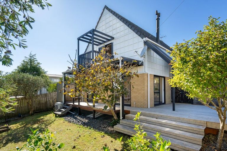 Photo of property in 1/78 Browns Bay Road, Rothesay Bay, Auckland, 0630