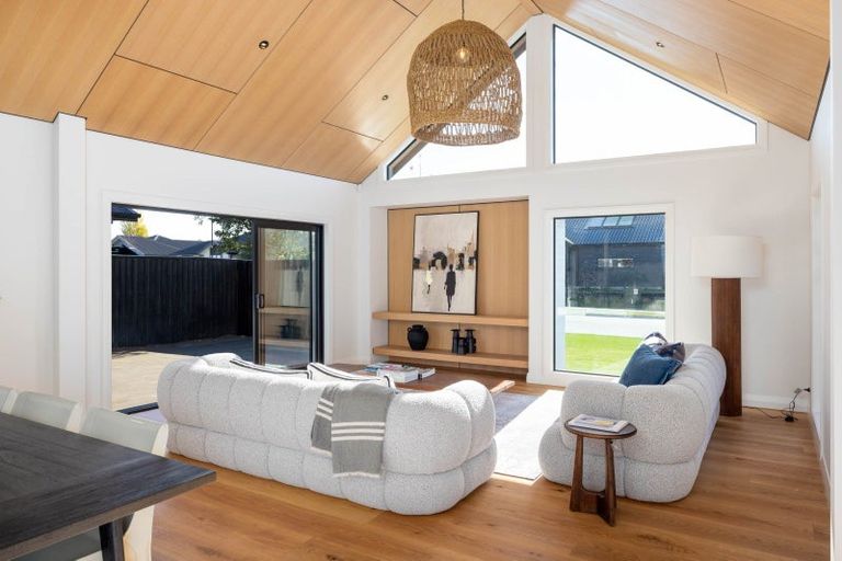 Photo of property in 7 Chatsworth Avenue, Rangiora, 7400