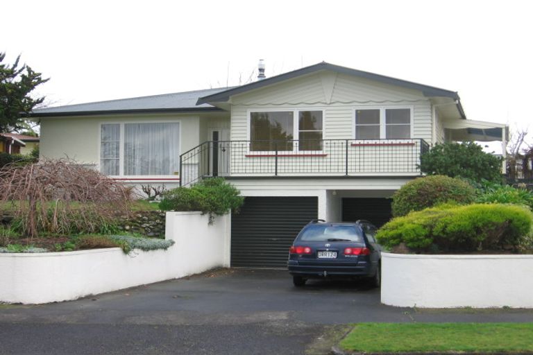 Photo of property in 19 Newcastle Street, Hokowhitu, Palmerston North, 4410