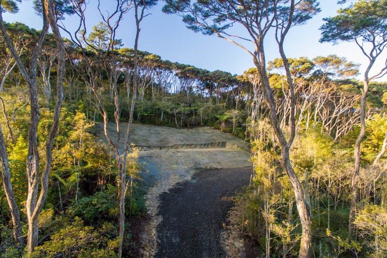 Photo of property in 12 Chenery Road, Red Beach, 0932