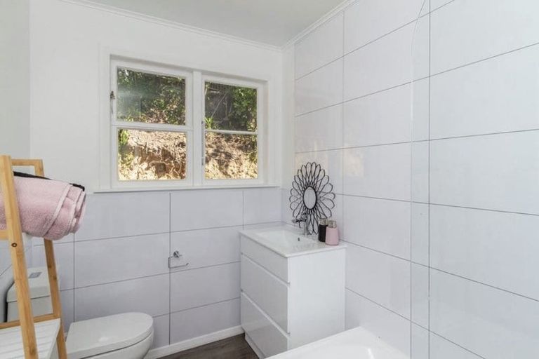 Photo of property in 33 Kopara Grove, Stokes Valley, Lower Hutt, 5019