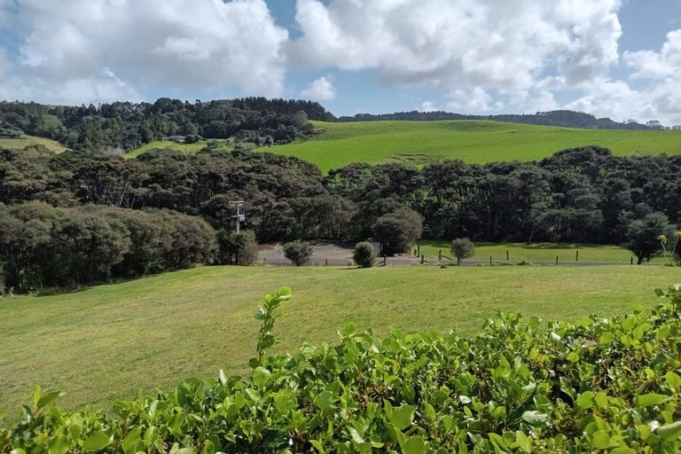 Photo of property in 112 Arrowsmith Road, Waitakere, Henderson, 0782