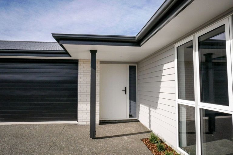 Photo of property in 28 Kekewai Place, Halswell, 8025