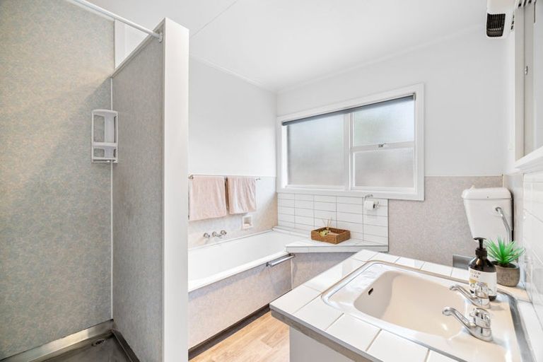 Photo of property in 2/27 Tuirau Place, Ilam, Christchurch, 8041