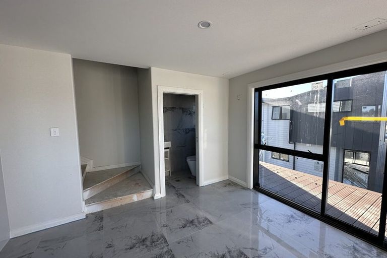 Photo of property in 2c Convair Crescent, Mangere, Auckland, 2022