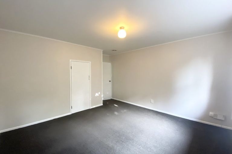 Photo of property in 93 Fairclough Road, Beach Haven, Auckland, 0626