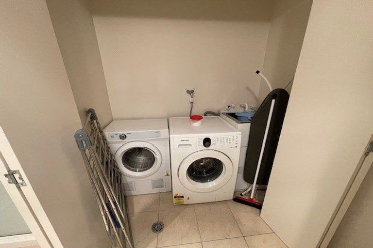 Photo of property in 2/25 Opito Way, East Tamaki, Auckland, 2013