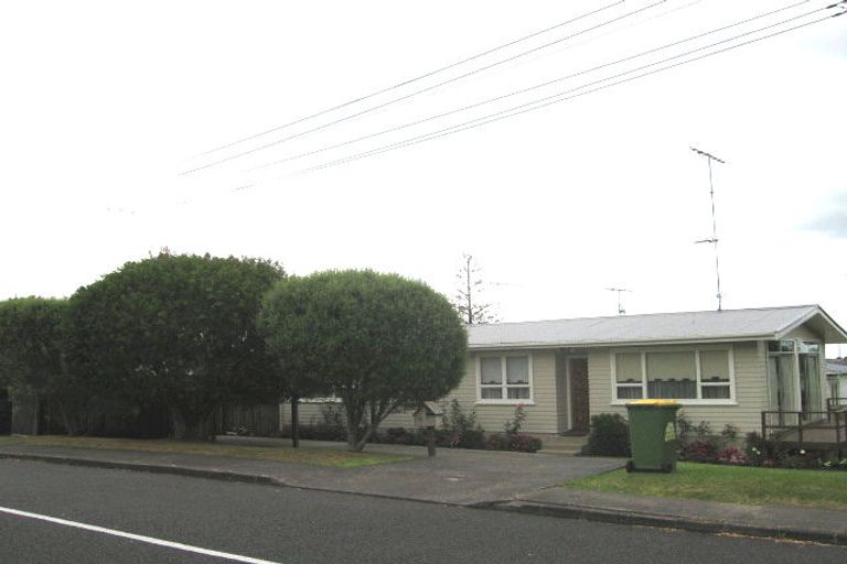 Photo of property in 2/71 Potter Avenue, Northcote, Auckland, 0627