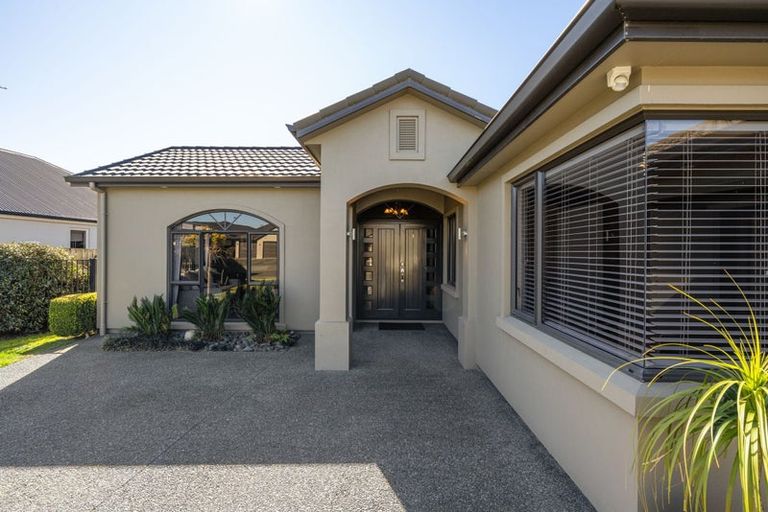 Photo of property in 20 Gibbston Close, Huntington, Hamilton, 3210