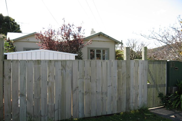 Photo of property in 15 Birdwood Road, Waterloo, Lower Hutt, 5011