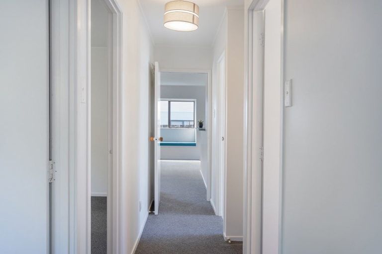 Photo of property in 15 Kawakawa Road, Whitianga, 3510