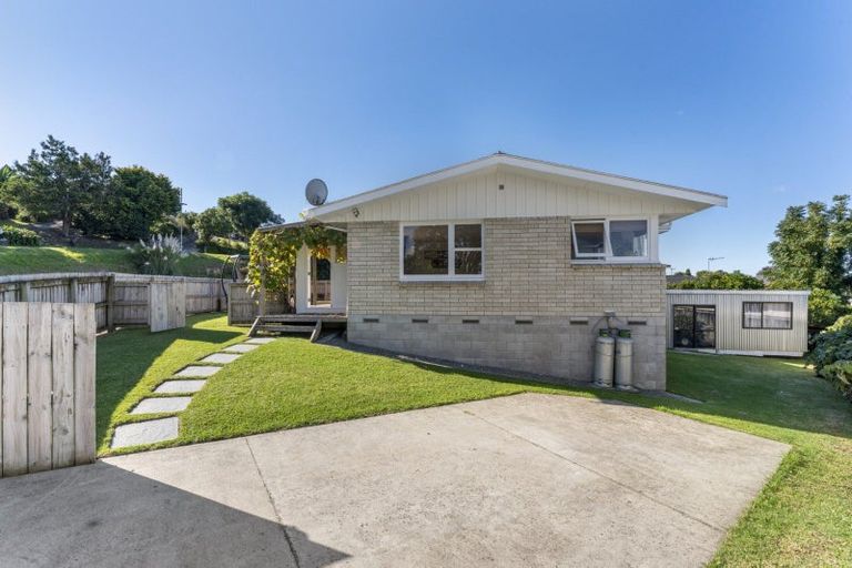 Photo of property in 1 Highfield Crescent, Brookfield, Tauranga, 3110