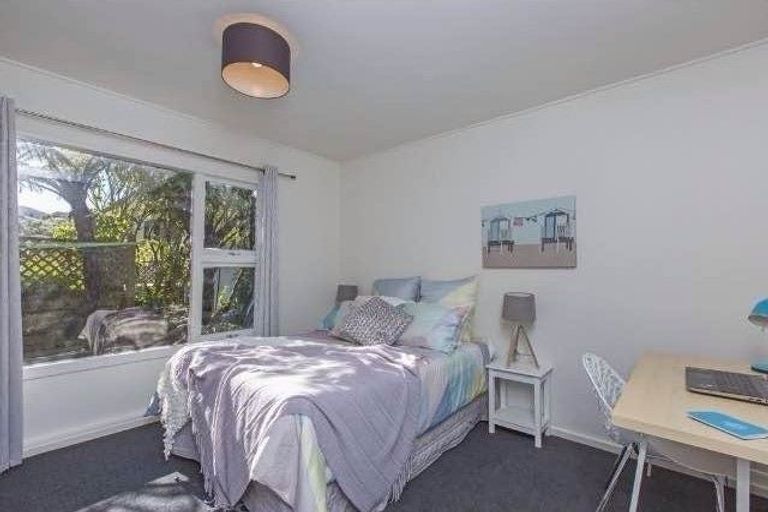 Photo of property in 171 Miromiro Road, Normandale, Lower Hutt, 5010