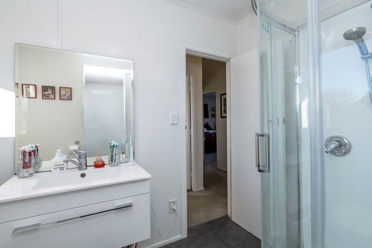 Photo of property in 13 Strasbourge Street, Martinborough, 5711