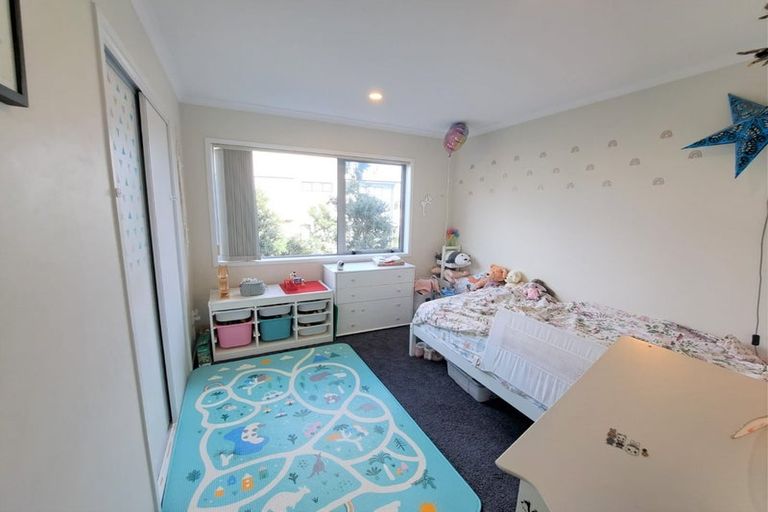 Photo of property in 1/110 Hobsonville Point Road, Hobsonville, Auckland, 0616