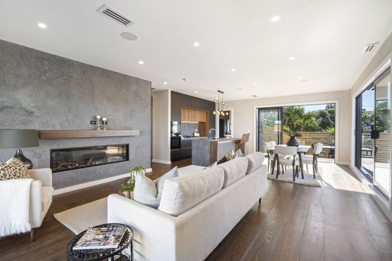 Photo of property in 20 Beach Road, Castor Bay, Auckland, 0620