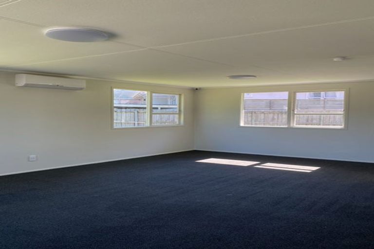 Photo of property in 13 Woodstock Road, Forrest Hill, Auckland, 0620