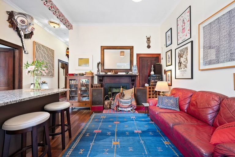 Photo of property in 6 Prince Street, Mount Victoria, Wellington, 6011