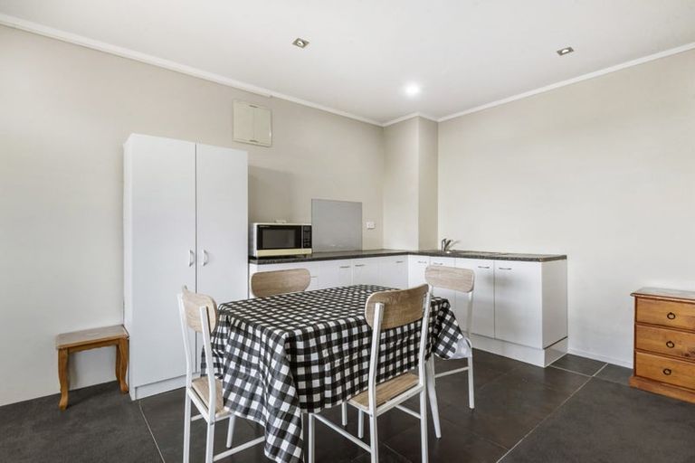 Photo of property in 27a Florence Daly Place, Mount Roskill, Auckland, 1041