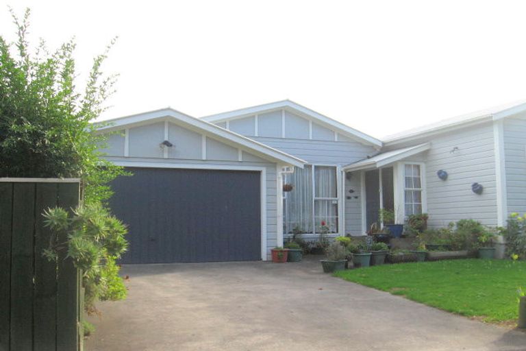 Photo of property in 32 Princess Street, Ranui, Porirua, 5024
