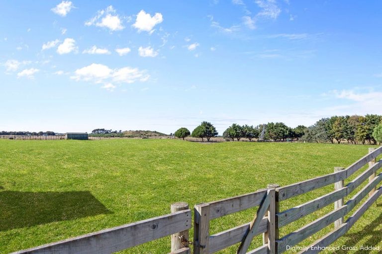 Photo of property in 28 Waitai Street, Castlecliff, Whanganui, 4501