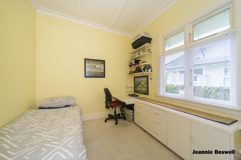 Photo of property in 38 Argyle Avenue, Takaro, Palmerston North, 4410