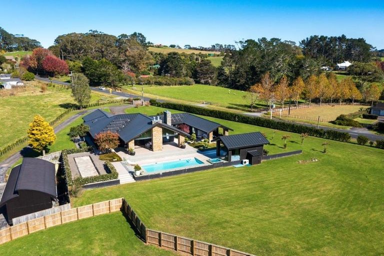 Photo of property in 73 Pomona Road, Kumeu, 0891