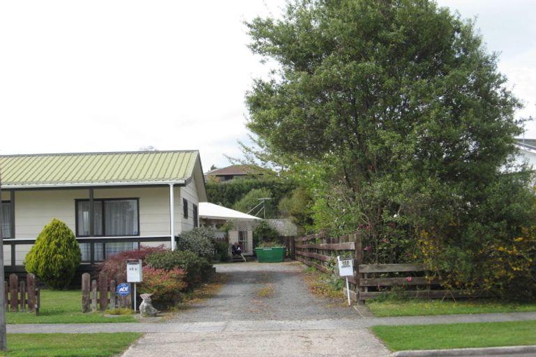 Photo of property in 36b Aquarius Drive, Kawaha Point, Rotorua, 3010