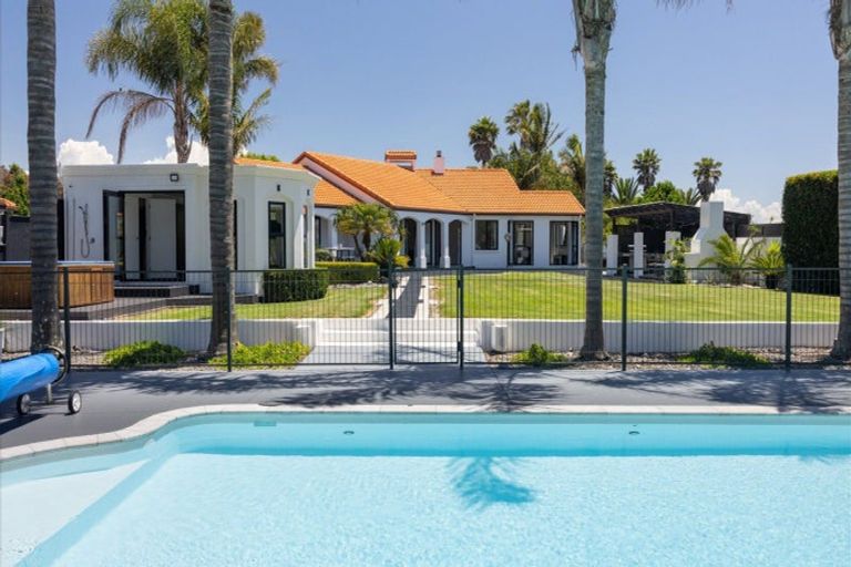 Photo of property in 15 Saint Clair Place, Papamoa Beach, Papamoa, 3118