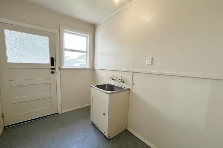 Photo of property in 345 Riccarton Road, Upper Riccarton, Christchurch, 8041