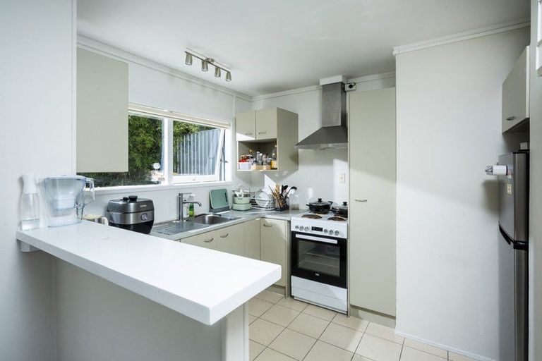 Photo of property in 25 Kenmure Avenue, Forrest Hill, Auckland, 0620