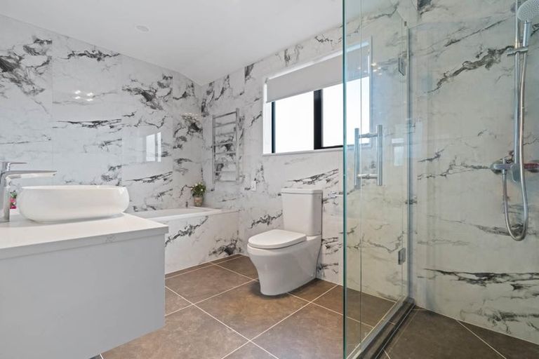 Photo of property in 54 Armstrong Farm Drive, East Tamaki Heights, Auckland, 2016