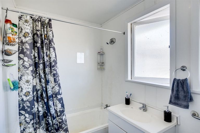 Photo of property in 44 Bibby Street, Waipawa, 4210