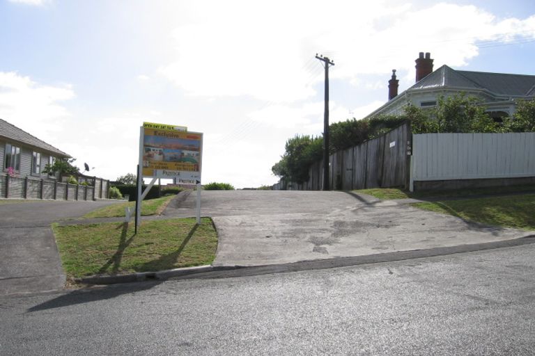 Photo of property in 11 Colonial Road, Chatswood, Auckland, 0626