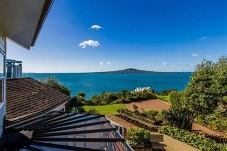 Photo of property in 68 Seacliffe Avenue, Narrow Neck, Auckland, 0622