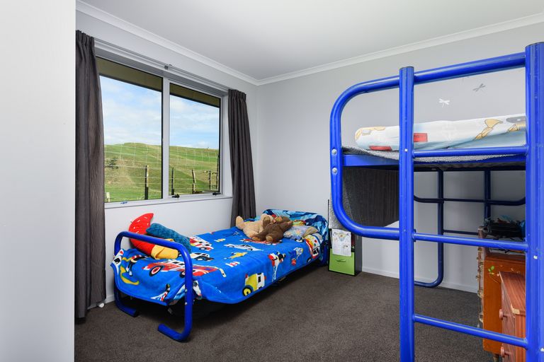 Photo of property in 216 Ballintoy Park Drive, Welcome Bay, Tauranga, 3175