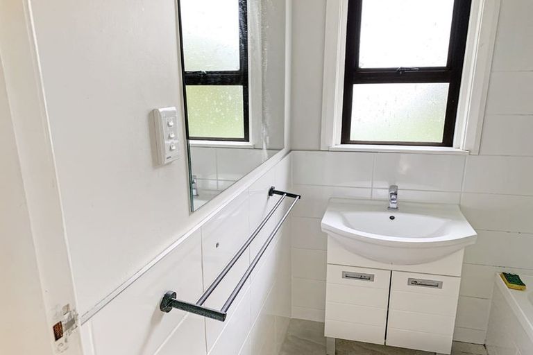 Photo of property in 18 Chester Street, Levin, 5510