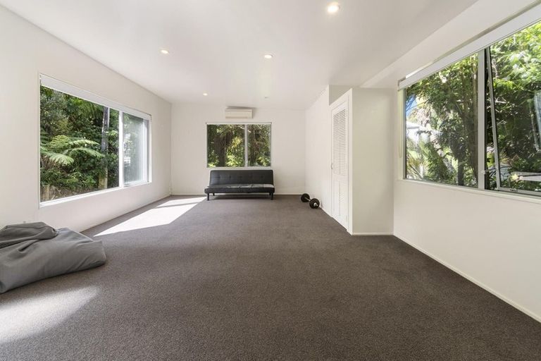 Photo of property in 53 Wood Bay Road, Titirangi, Auckland, 0604
