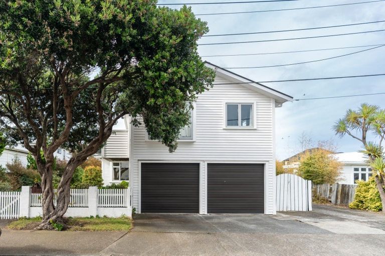 Photo of property in 30 Stone Street, Miramar, Wellington, 6022