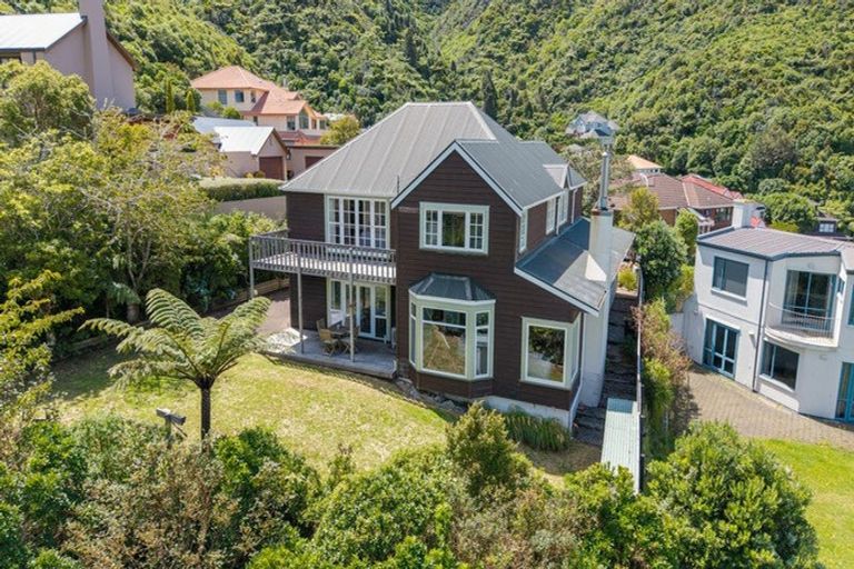 Photo of property in 11 Ridvan Grove, Ngaio, Wellington, 6035