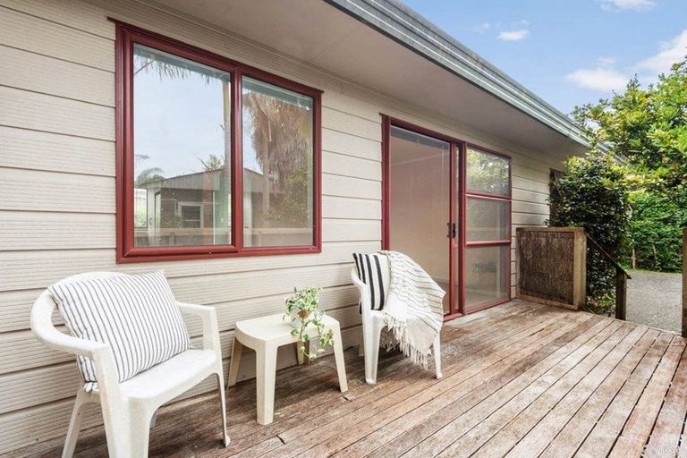 Photo of property in 18 Triangle Road, Massey, Auckland, 0614