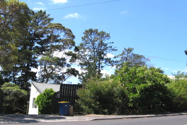 Photo of property in 132 Eskdale Road, Birkdale, Auckland, 0626